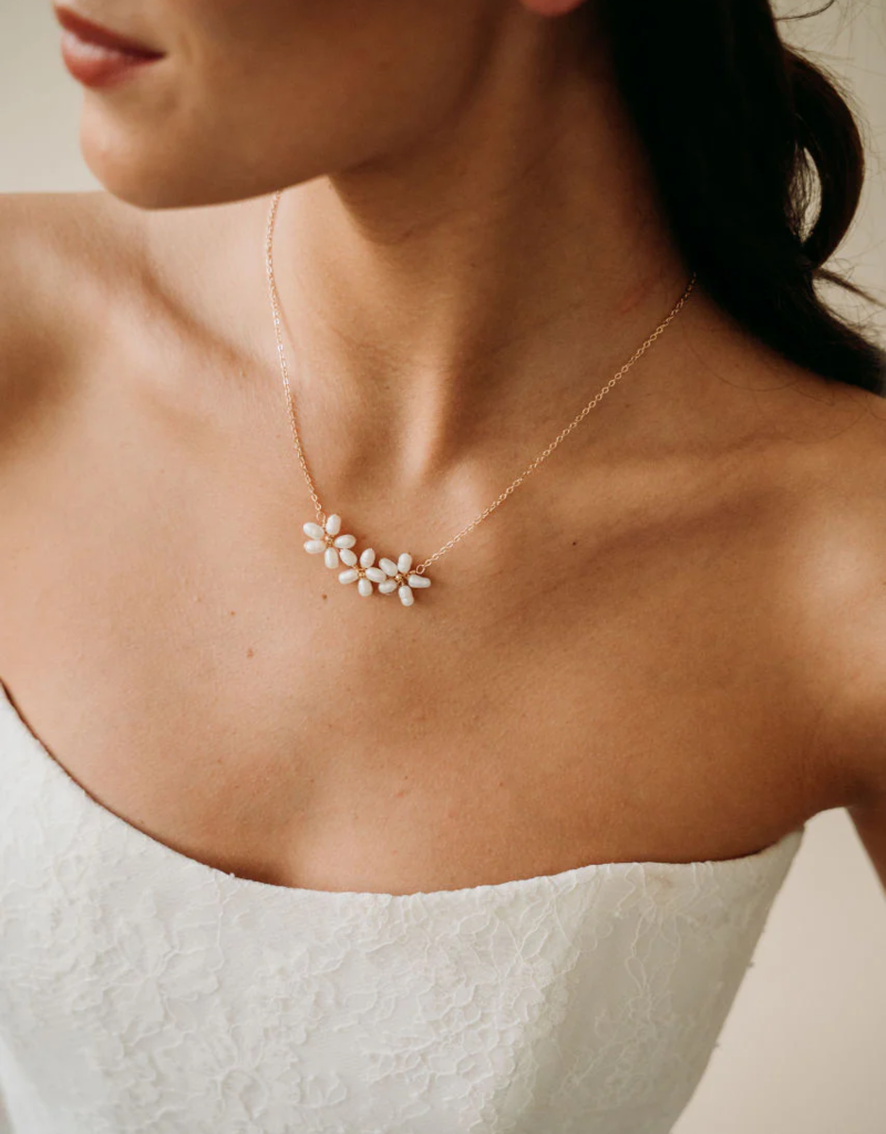 Luna & Stone Daria Daisy Necklace