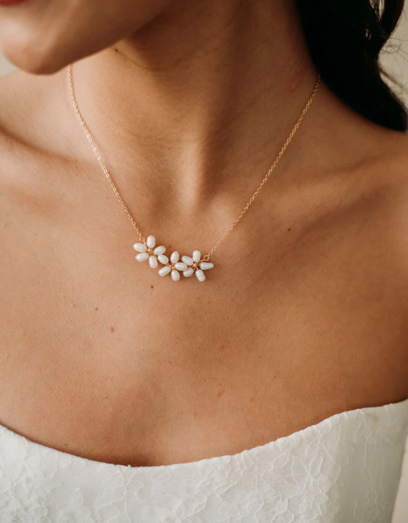 Luna & Stone Daria Daisy Necklace