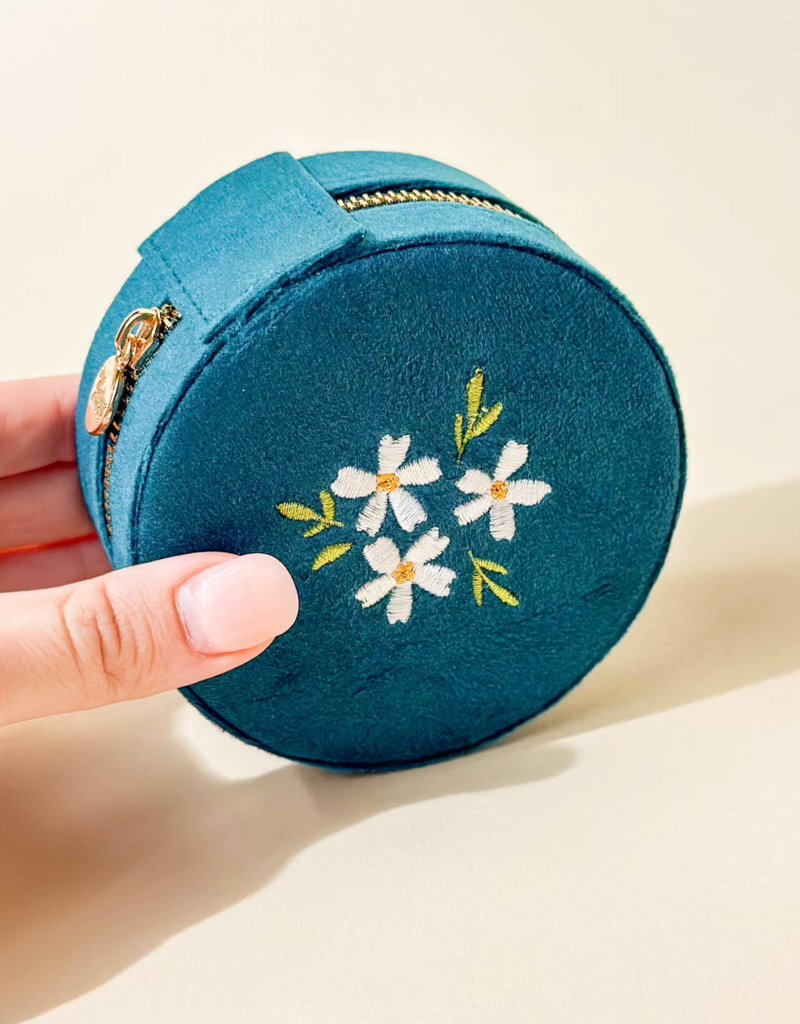 The Darling Effect Round Velvet Jewelry Case