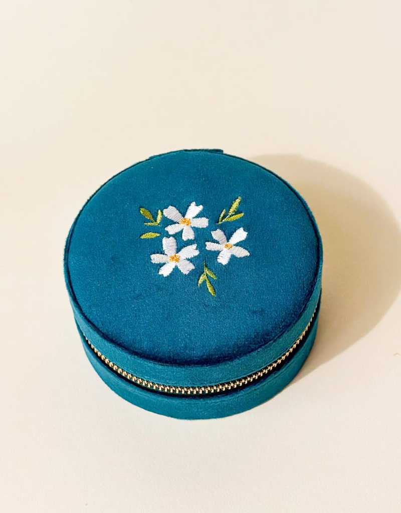 The Darling Effect Round Velvet Jewelry Case