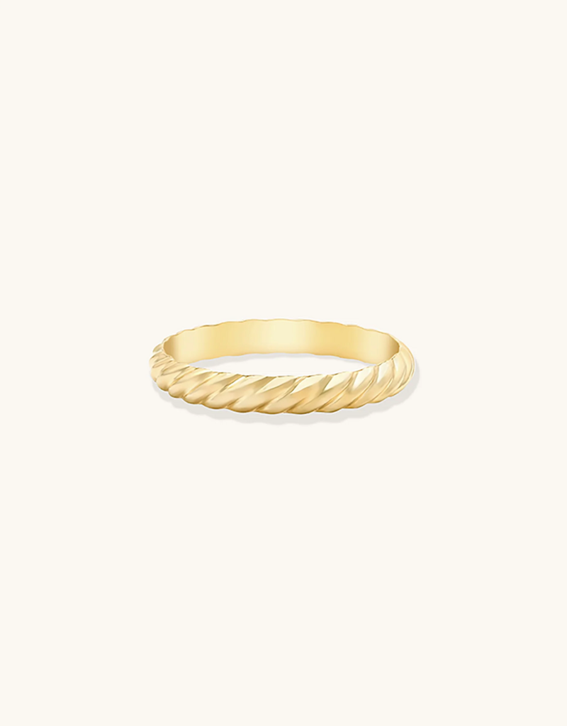 Leah Alexandra Wave Ring - Gold