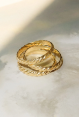 Leah Alexandra Wave Ring - Gold