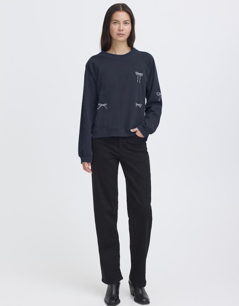 ICHI Marrot Bow Embroidered Crew Neck in Total Eclipse