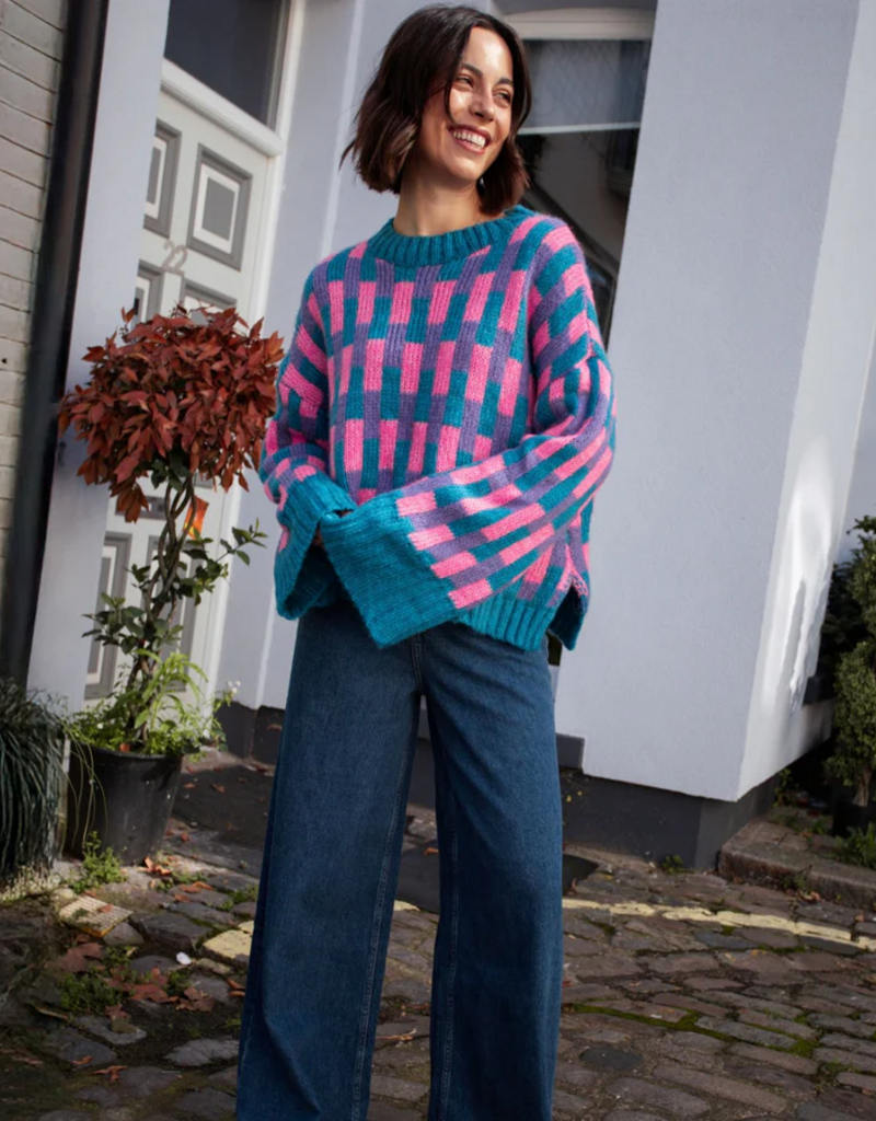 Cara and the Sky Charlotte Geometric Pattern Wide Sleeve Knit Jumper in Teal