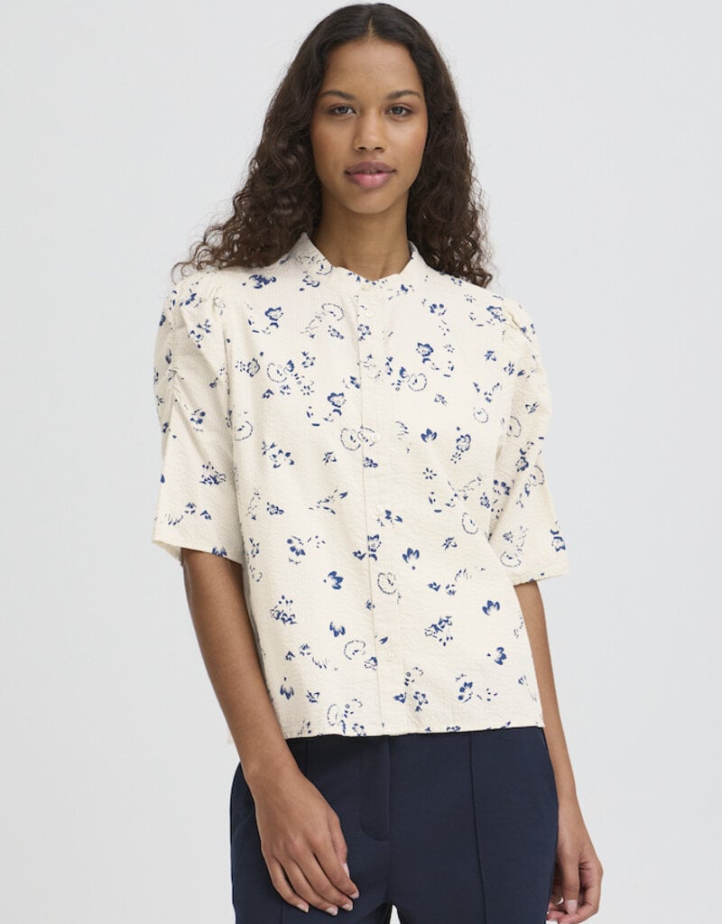 ICHI Qwina Short Sleeve Blouse in Blue Foral