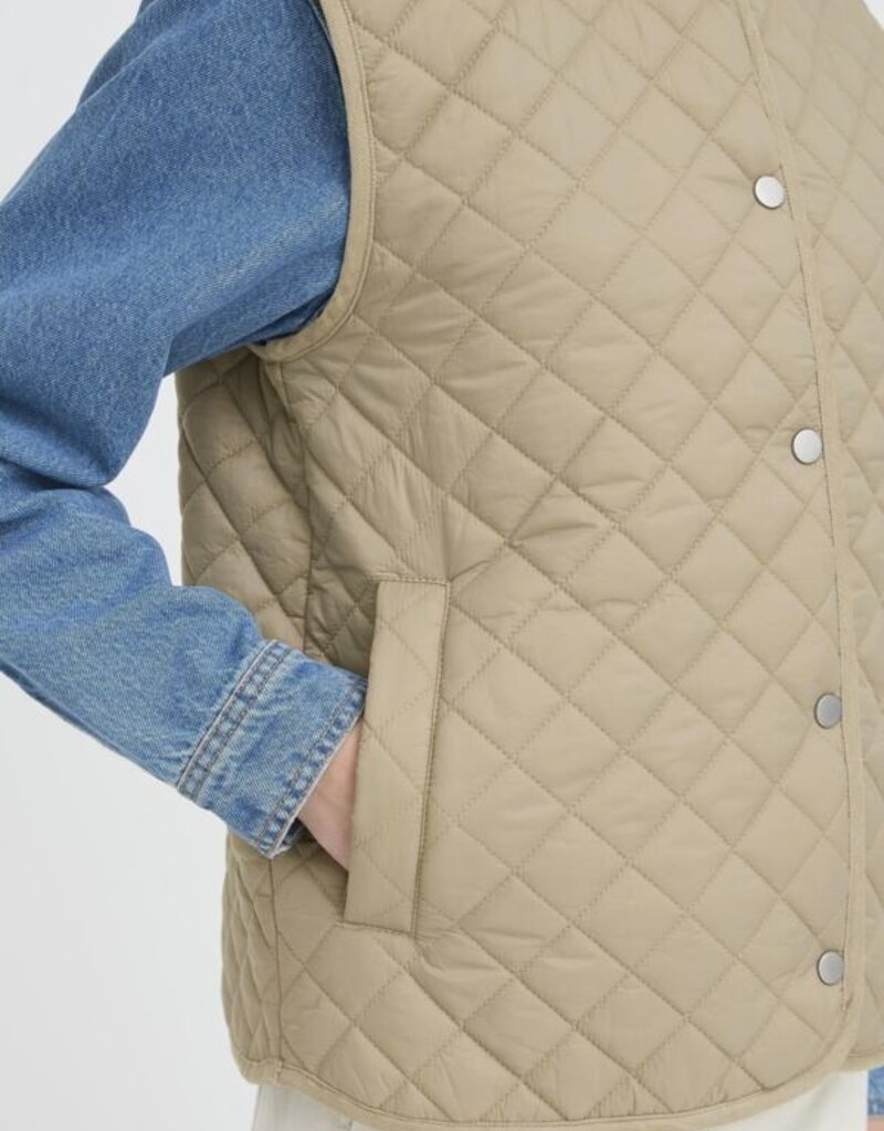 B.Young Berta Quilted Vest in Chinchilla