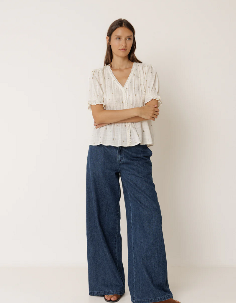 Indi and Cold Evelyn Short Sleeved Top in Ecru