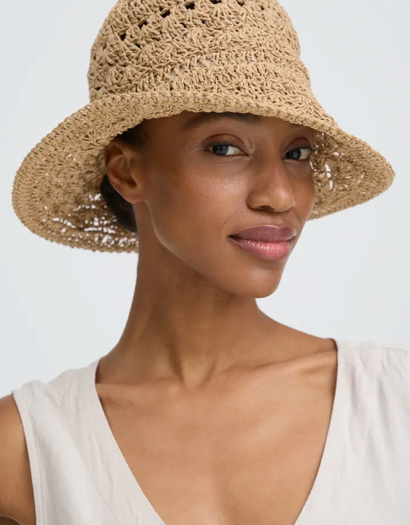 B.Young Vashti Woven Hat in Natural Straw