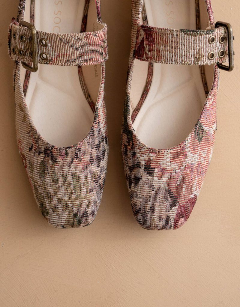 Oasis Society The Soho Ballet Flat with Buckel in Mauve Tapestry