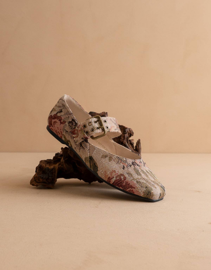 Oasis Society The Soho Ballet Flat with Buckel in Mauve Tapestry