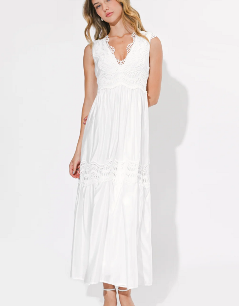 Adelyn Rae Charlotte Lace Contrast Maxi Dres in White