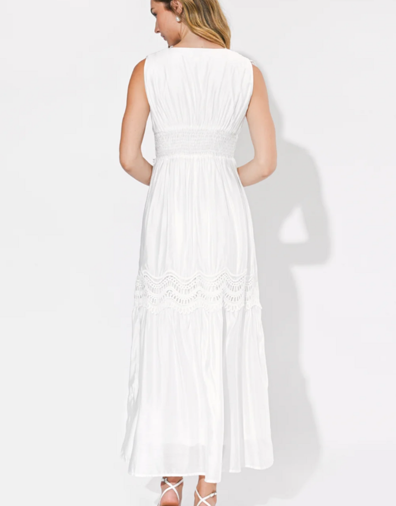 Adelyn Rae Charlotte Lace Contrast Maxi Dres in White