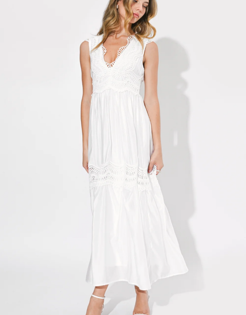 Adelyn Rae Charlotte Lace Contrast Maxi Dres in White