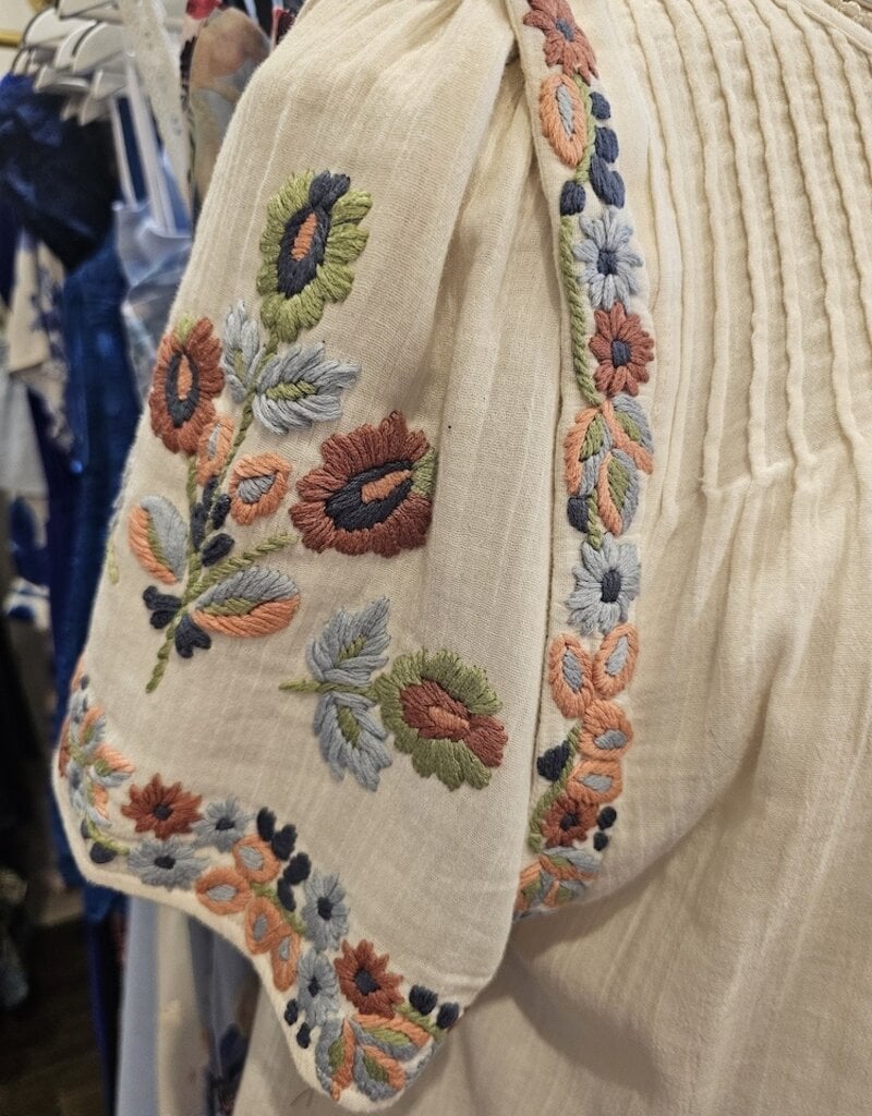 Louizon Badge Embroidered Short Sleeve Blouse in Ecru