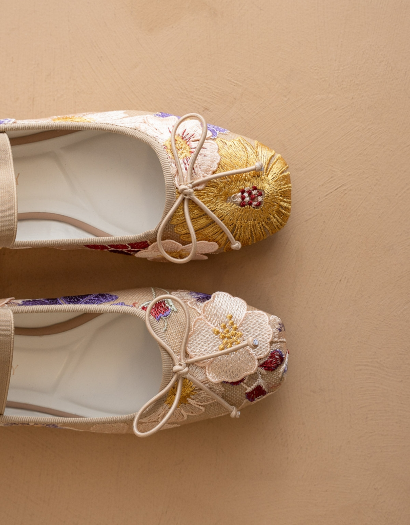 Oasis Society The London Ballet Pointe Flats in Floral