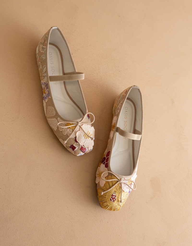 Oasis Society The London Ballet Pointe Flats in Floral