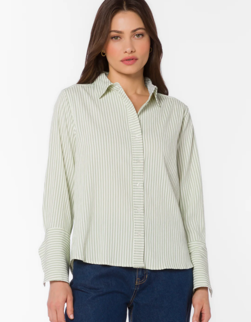 Velvet Heart Amaya 100% Cotton Seersucker Button Up Shirt in Sage Stripe