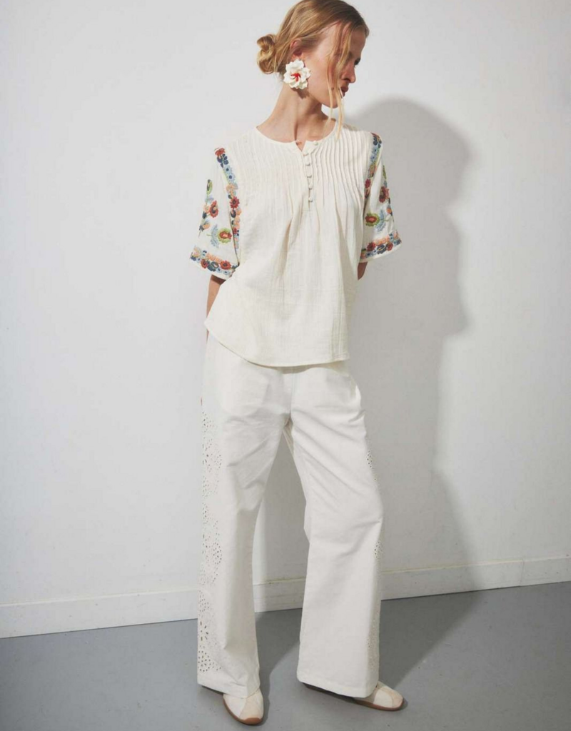 Louizon Badge Embroidered Short Sleeve Blouse in Ecru
