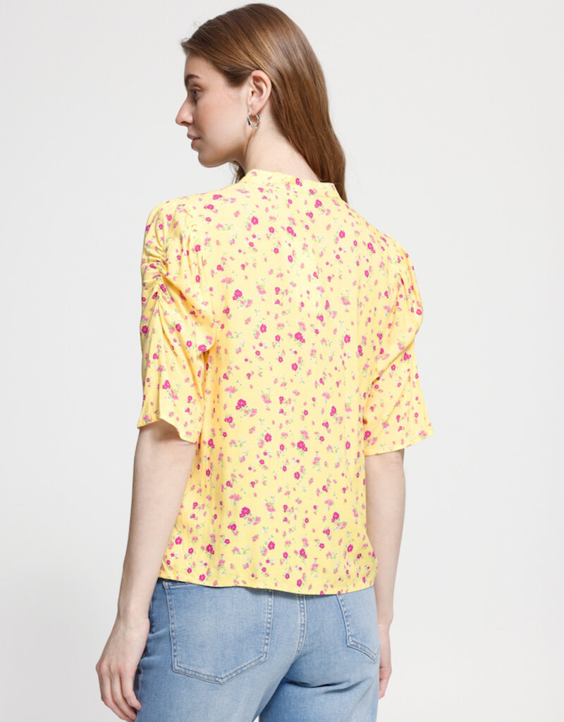 ICHI Vera Printed 1/2 Sleeve Shirt in Mellow Yellow Floral