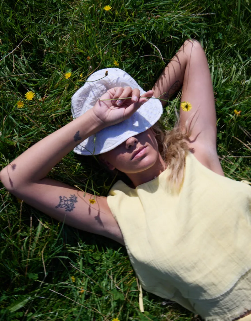 ICHI Luna 100% Cotton Bucket Hat in Birch