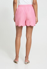 ICHI Fundel 100% Cotton Scallop Hem Shorts in Verry Berry Stripe
