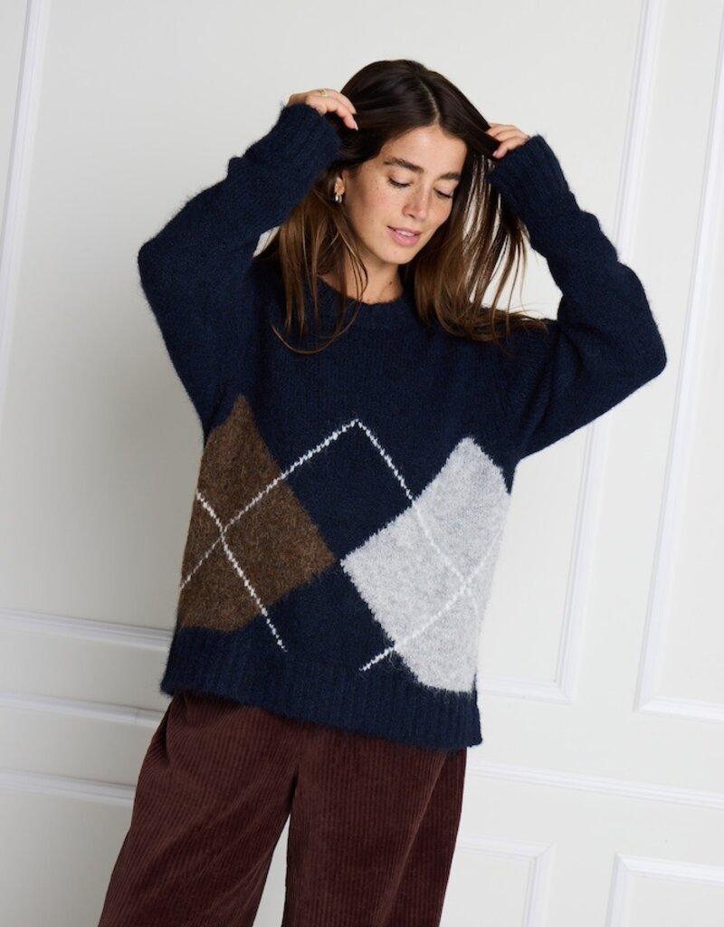 ICHI Bayana Argyle Knit in Total Eclipse Harlekin