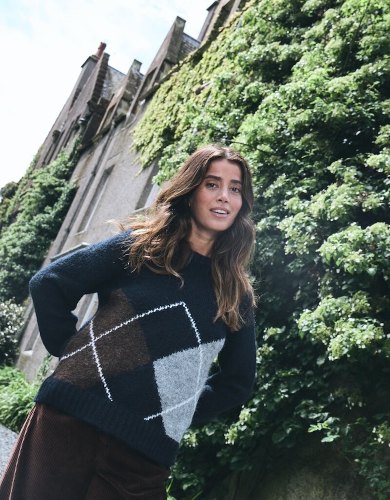 ICHI Bayana Argyle Knit in Total Eclipse Harlekin