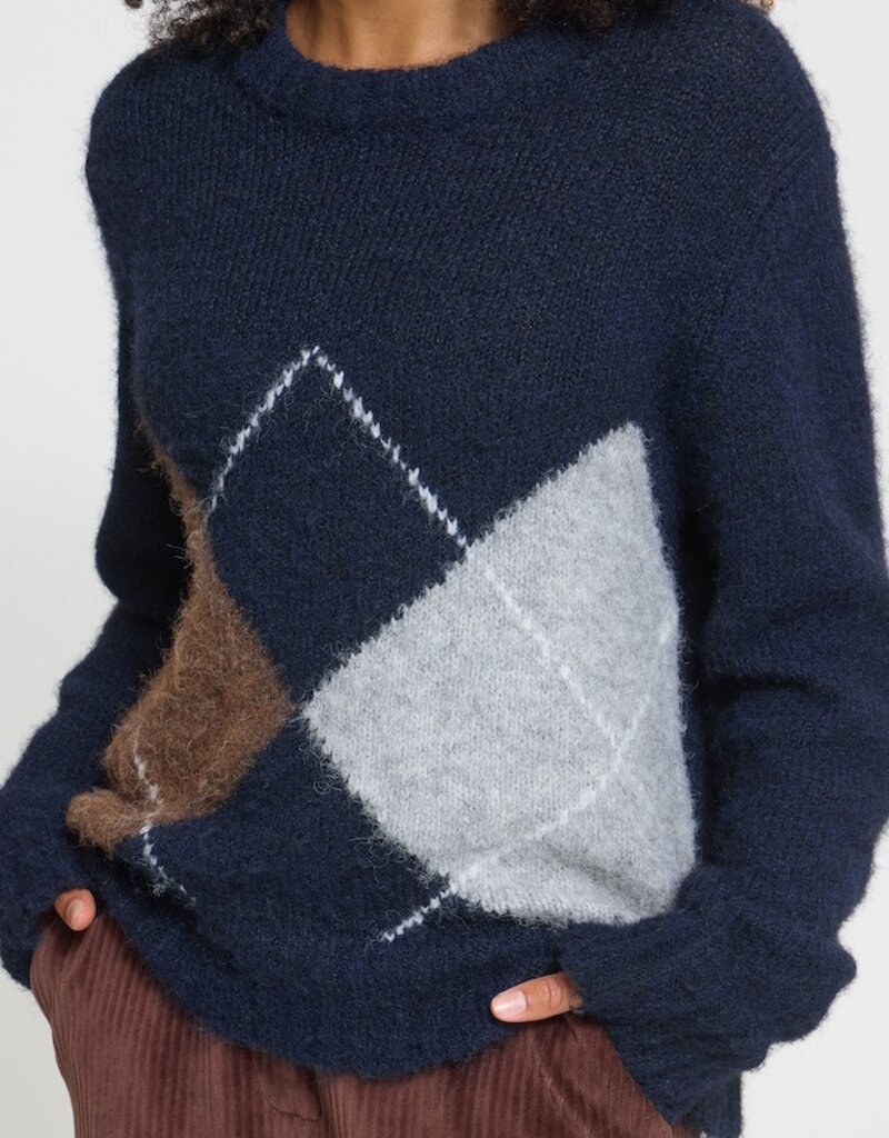 ICHI Bayana Argyle Knit in Total Eclipse Harlekin