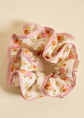 The Darling Effect Ruffle Up Scrunchie – Endless Daydream Cream