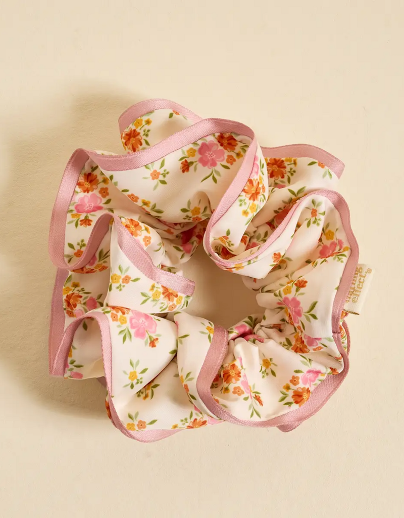 The Darling Effect Ruffle Up Scrunchie – Endless Daydream Cream