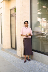 Kaffe Lotte Satin Skirt in Fudge