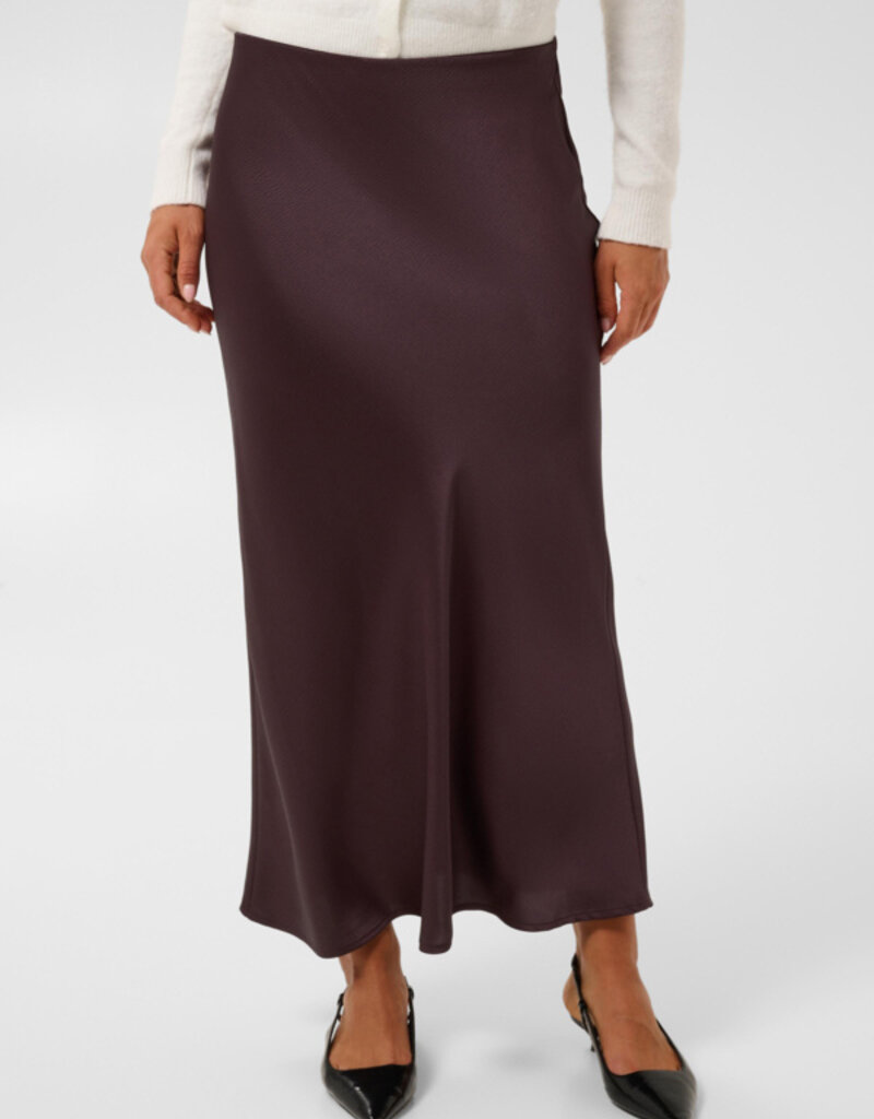 Kaffe Lotte Satin Skirt in Fudge