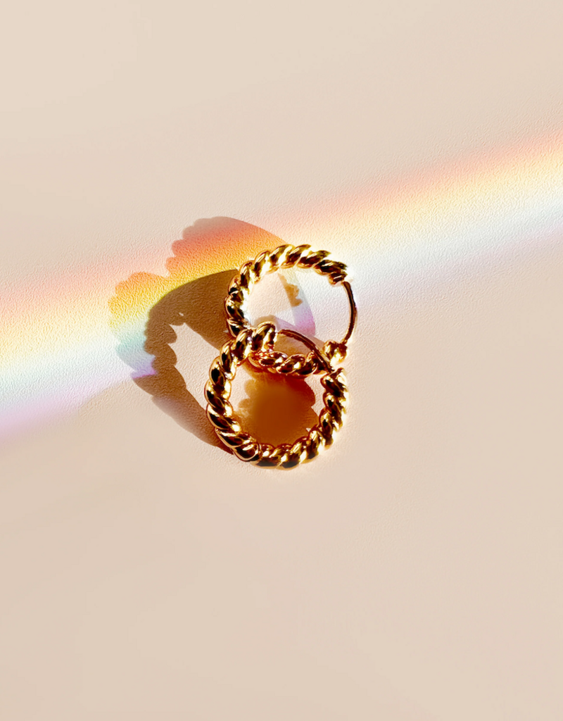 Sugar Blossom Maryel  Twisted Huggie Earring in gold