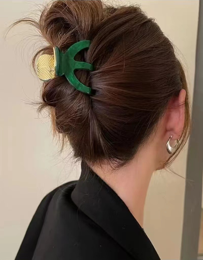 LadyJuneAccessories Small Claw Clip in Emerald