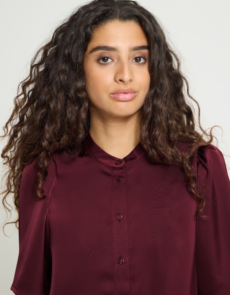 ICHI Letta Button-up Shirt in Zinfandel Red
