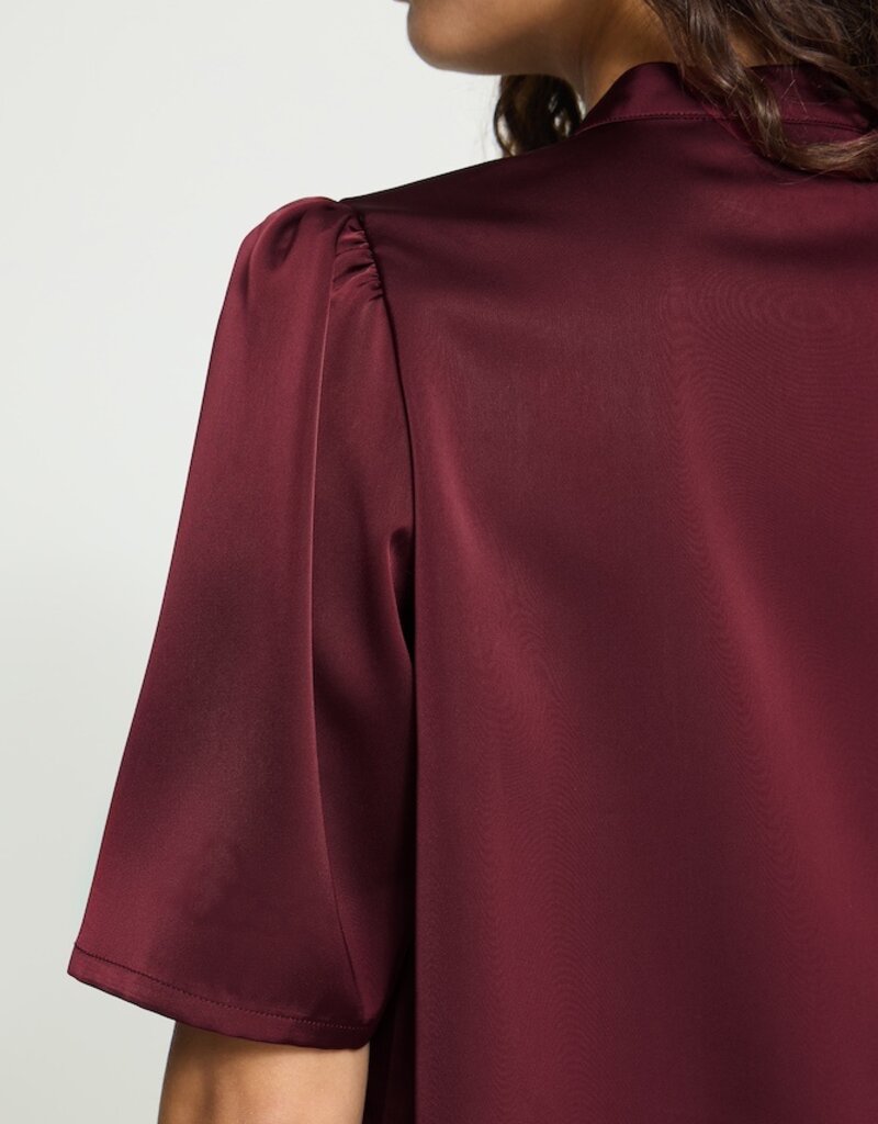 ICHI Letta Button-up Shirt in Zinfandel Red