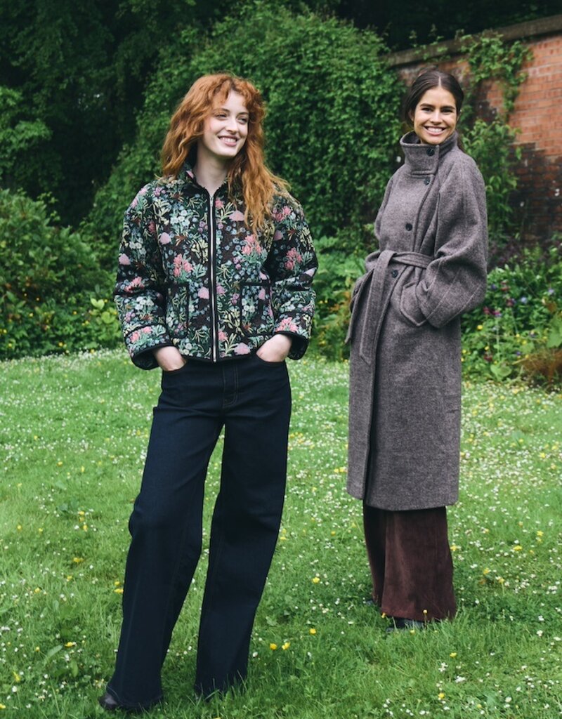 ICHI Hulina Jaquard Jacket in Floral
