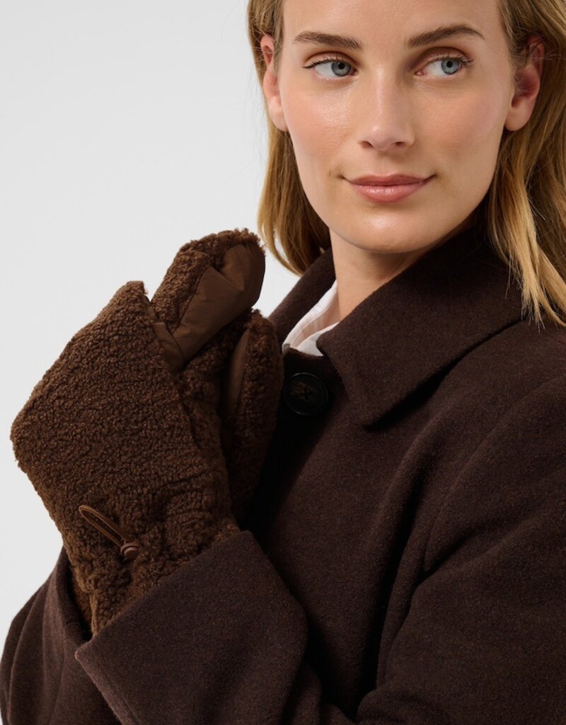 Part Two Sasia Teddy Mitten in Dowtown Brown