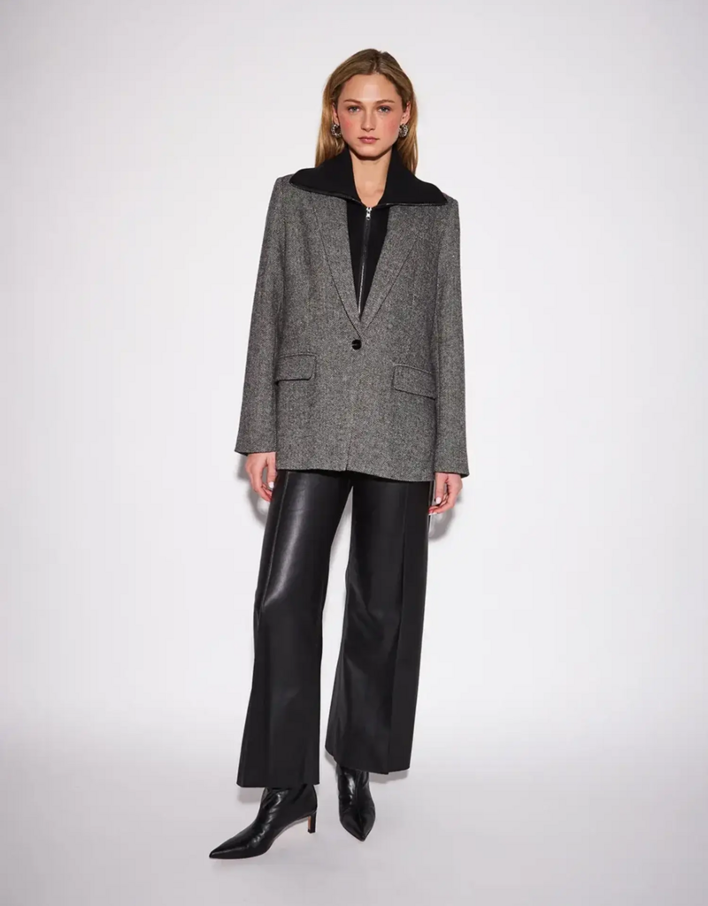 John and Jenn Hayes Herringbone Blazer in Misty Grey