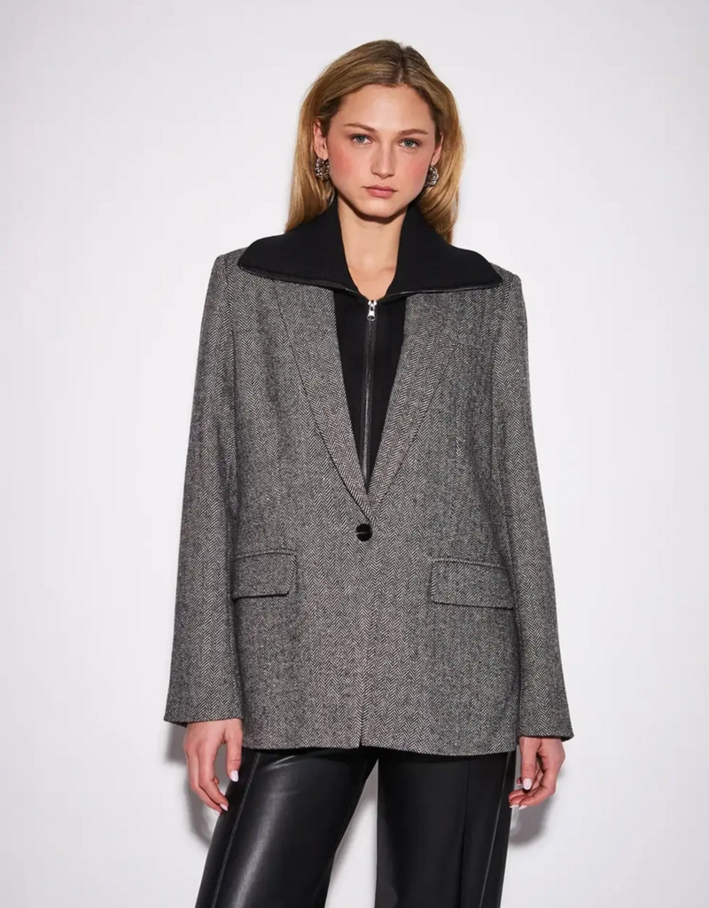 John and Jenn Hayes Herringbone Blazer in Misty Grey