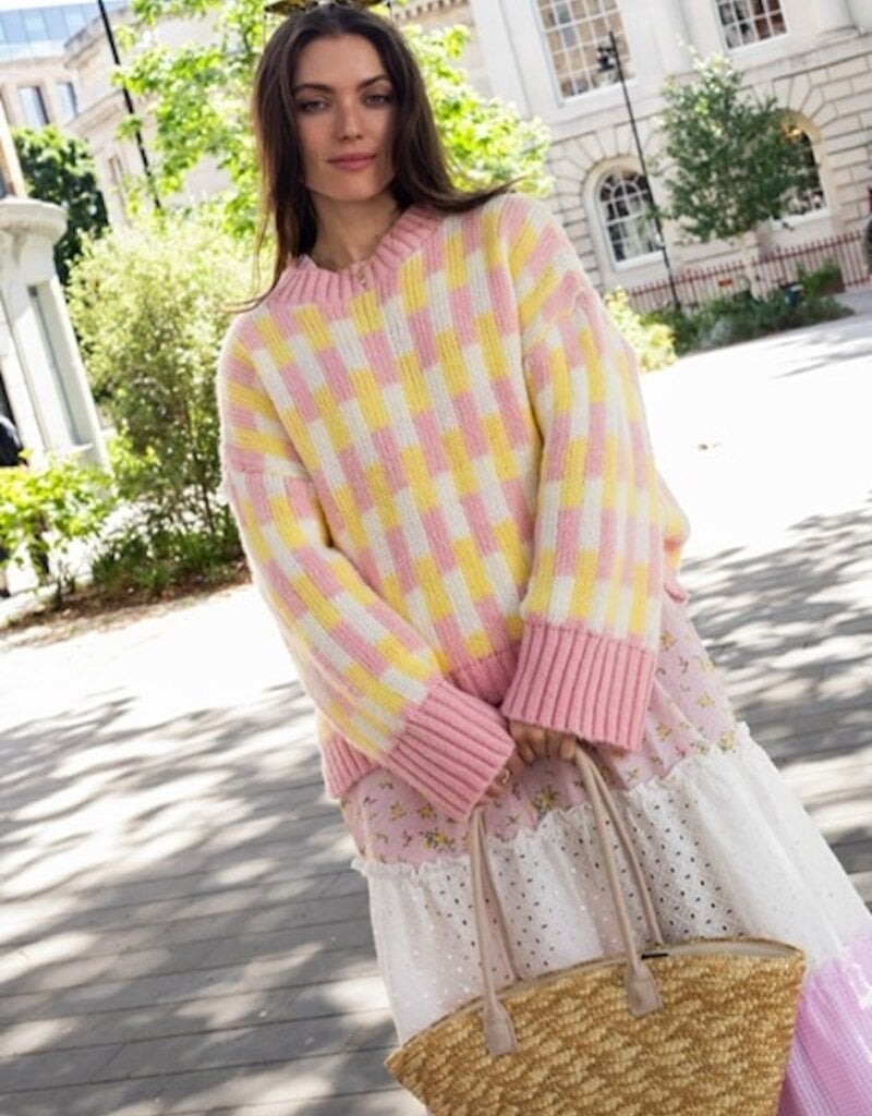 Cara and the Sky Charlotte Geometric Pattern Wide Sleeve Knit Jumper in Pink