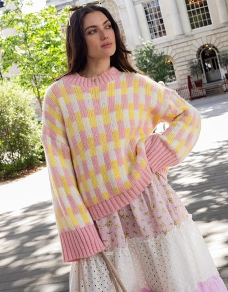 Cara and the Sky Charlotte Geometric Pattern Wide Sleeve Knit Jumper in Pink