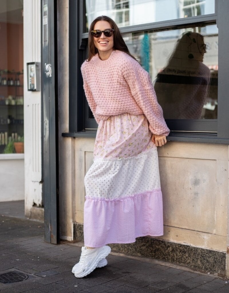 Cara and the Sky Darwin Oversized Chunky Knit Jumper in Pink