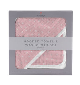 NEWCASTLE CLASSICS LLC HOODED TOWEL & WASHCLOTH SET - PINK PEARL POLKA DOT