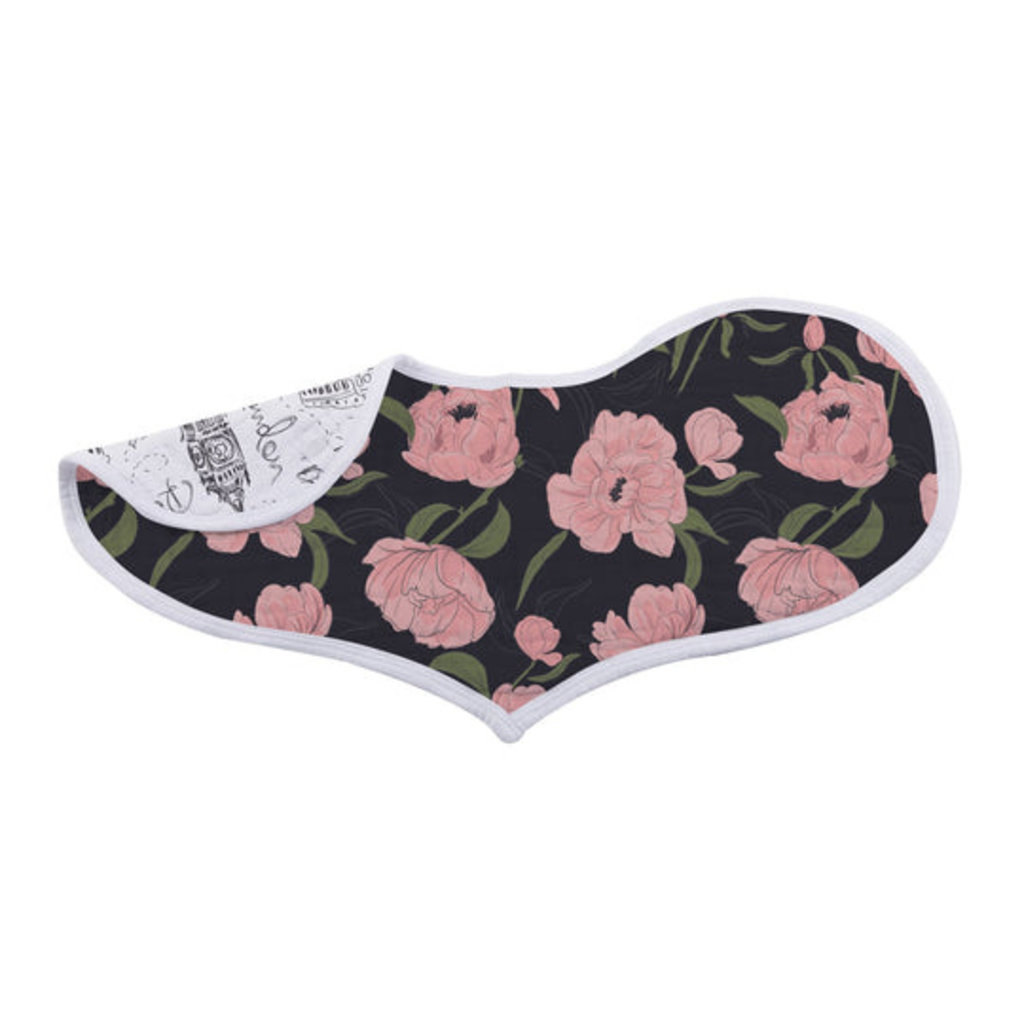 NEWCASTLE CLASSICS LLC HEART BIBS 2PK - LONDON/PARIS/NEW YORK