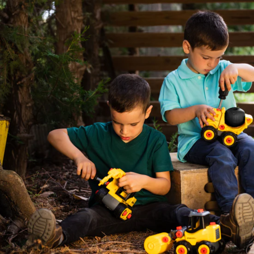 TOYSMITH TAKE-A-PART  STANLEY CEMENT TRK