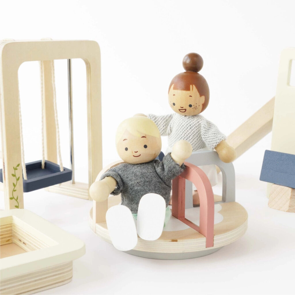LE TOY VAN DOLLS HOUSE OUTDOOR PLAY FURNITURE
