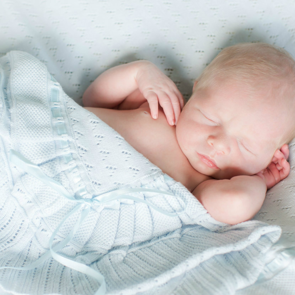 FELTMAN BROTHERS Pointelle Knit Ruffle Blanket