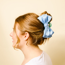 THE DARLING EFFECT SATIN BOW CLAW CLIP-BLUE