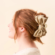 THE DARLING EFFECT SATIN BOW CLAW CLIP-GREEN